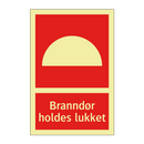 Branndør holdes lukket